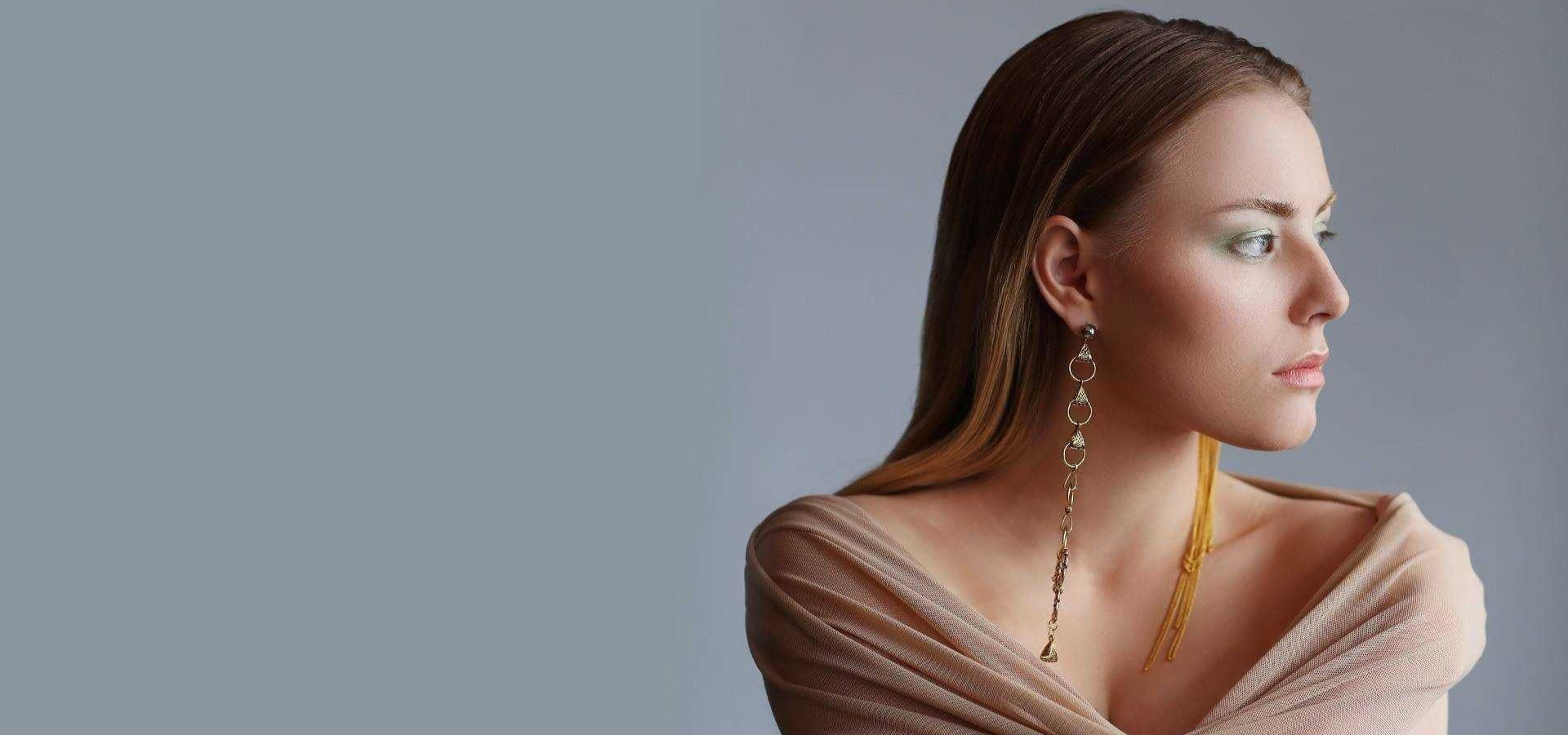 Discover A <br>
World Of Jewelry