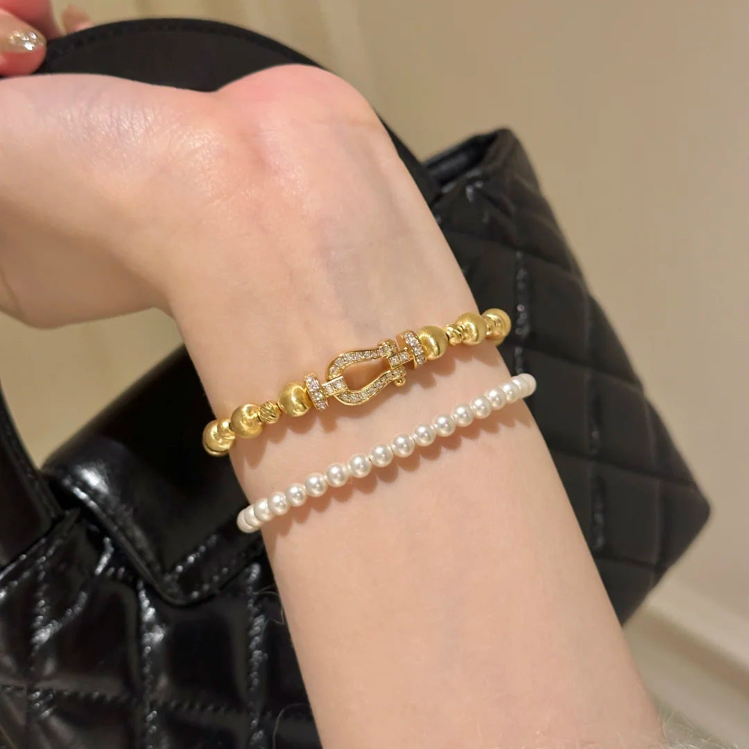 French Retro Diamond-Studded Cat Eye Horseshoe Buckle Bracelet for Women, Vintage Style, Niche Elastic Cord Hand Jewelry, Women's Bracelet