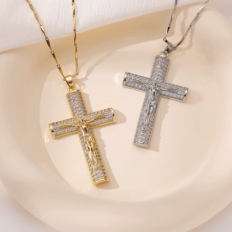 Cross-border hot-selling copper-inlaid zircon cross pendant necklace set ins small fragrant pendant.