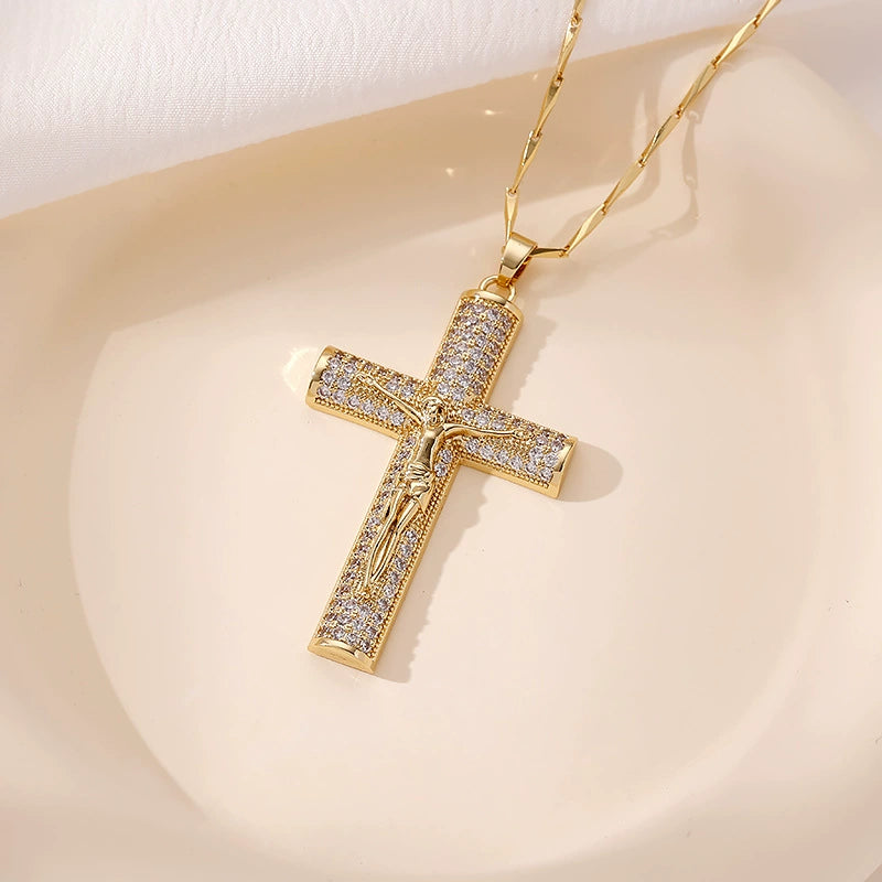 Cross-border hot-selling copper-inlaid zircon cross pendant necklace set ins small fragrant pendant.