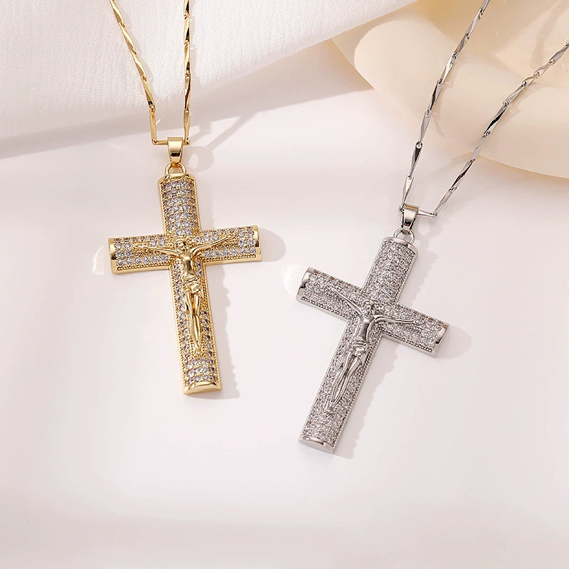 Cross-border hot-selling copper-inlaid zircon cross pendant necklace set ins small fragrant pendant.