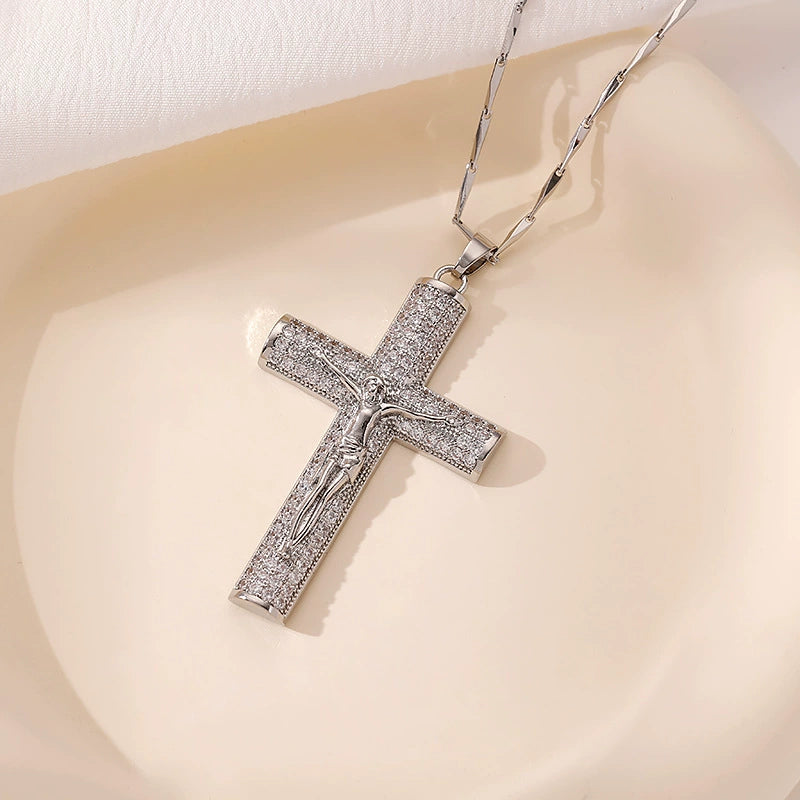 Cross-border hot-selling copper-inlaid zircon cross pendant necklace set ins small fragrant pendant.