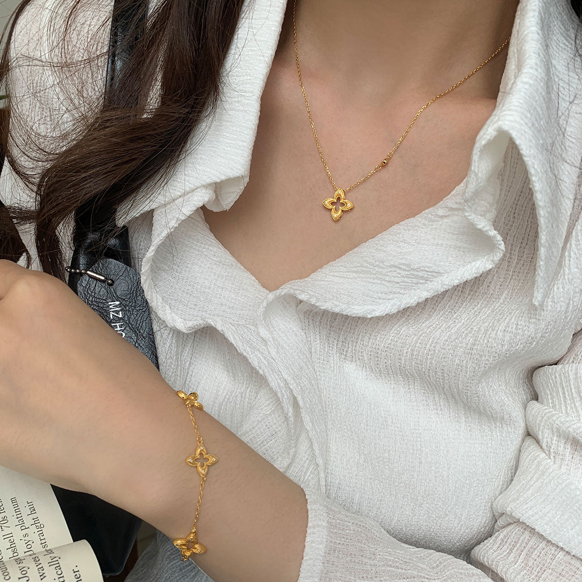Sterling Silver Four-Leaf Clover Necklace for Women, Four-Leaf Clover Five-Flower Bracelet, Light Luxury High-End Clavicle Chain, Neck Chain, Gift for Girlfriend